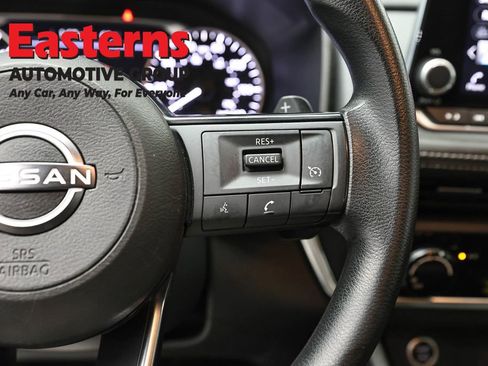 Used 2023 Nissan Rogue S AWD/4WD image 16