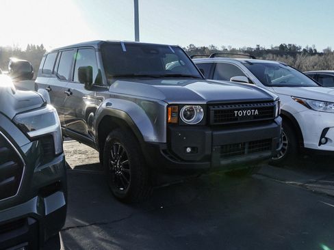 Used 2024 Toyota Land Cruiser 1958 image 2