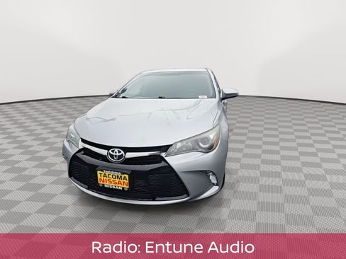 Used 2015 Toyota Camry SE image 3