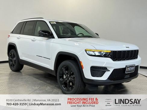 New 2025 Jeep Grand Cherokee Altitude image 1