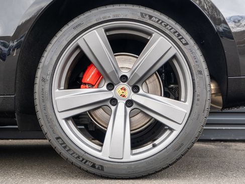 New 2026 Porsche Macan S AWD/4WD image 13