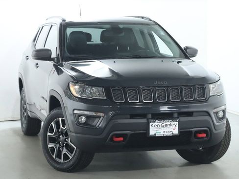 Used 2018 Jeep Compass Trailhawk w/ Cold Weather Group image 2