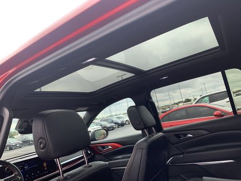 Used 2024 Chevrolet Traverse RS w/ LPO, Floor Liner Package image 14