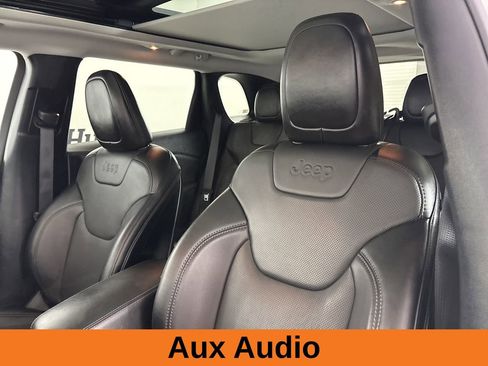 Used 2022 Jeep Cherokee Limited image 11