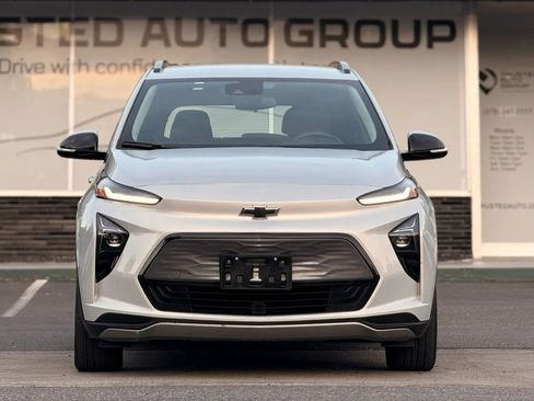 Used 2023 Chevrolet Bolt EUV LT image 3