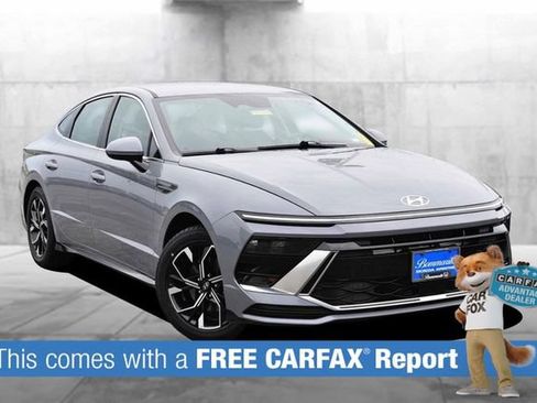 Used 2025 Hyundai Sonata SEL FWD image 2