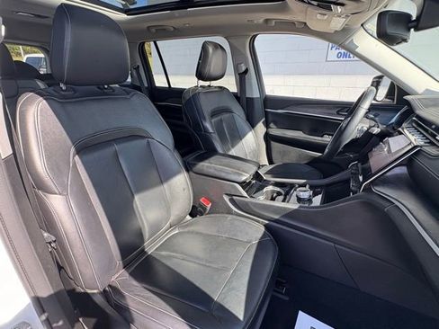 Used 2022 Jeep Grand Cherokee L Limited image 34