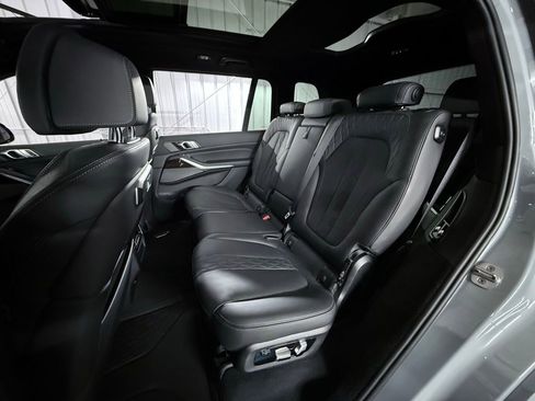 Used 2023 BMW X7 xDrive40i w/ M Sport Package image 20