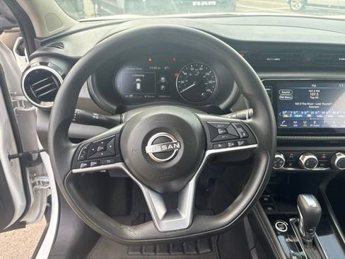 Used 2023 Nissan Kicks SV w/ Interior Electronics Package FWD image 27