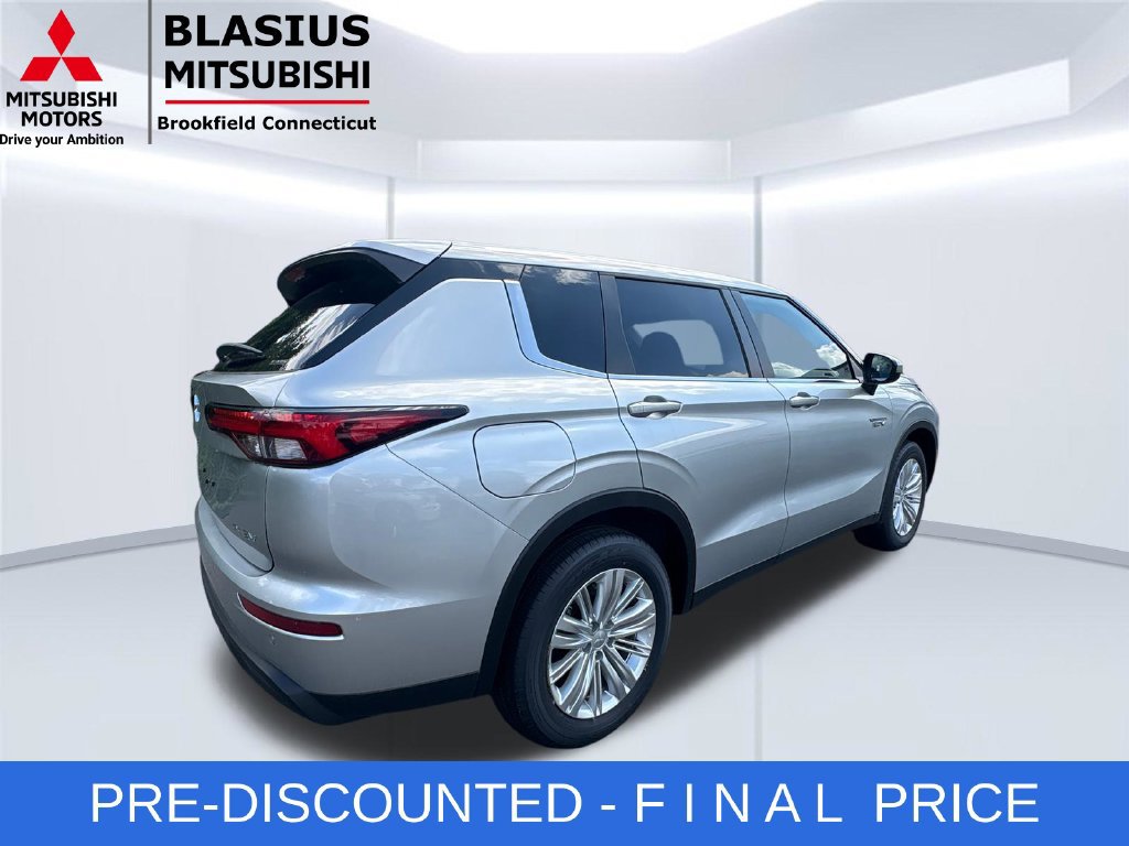 Used 2025 Mitsubishi Outlander ES AWD/4WD image 8