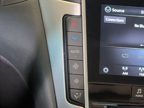 Used 2024 INFINITI Q50 Luxe image 2