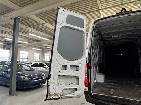 Used 2020 Mercedes-Benz Sprinter 3500 image 15