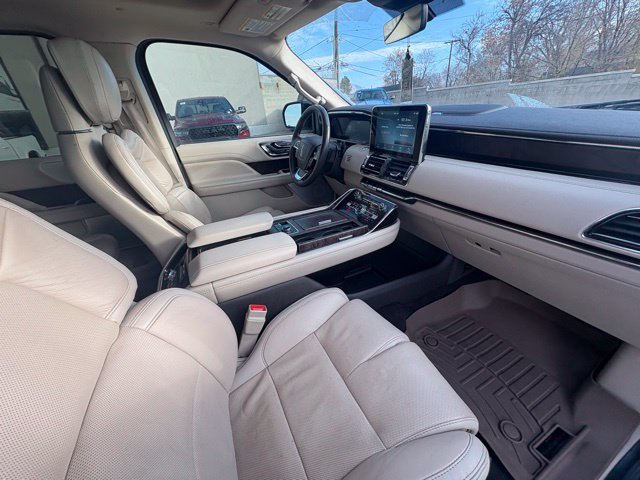 Used 2021 Lincoln Navigator L Reserve w/ Luxury Package AWD/4WD image 33