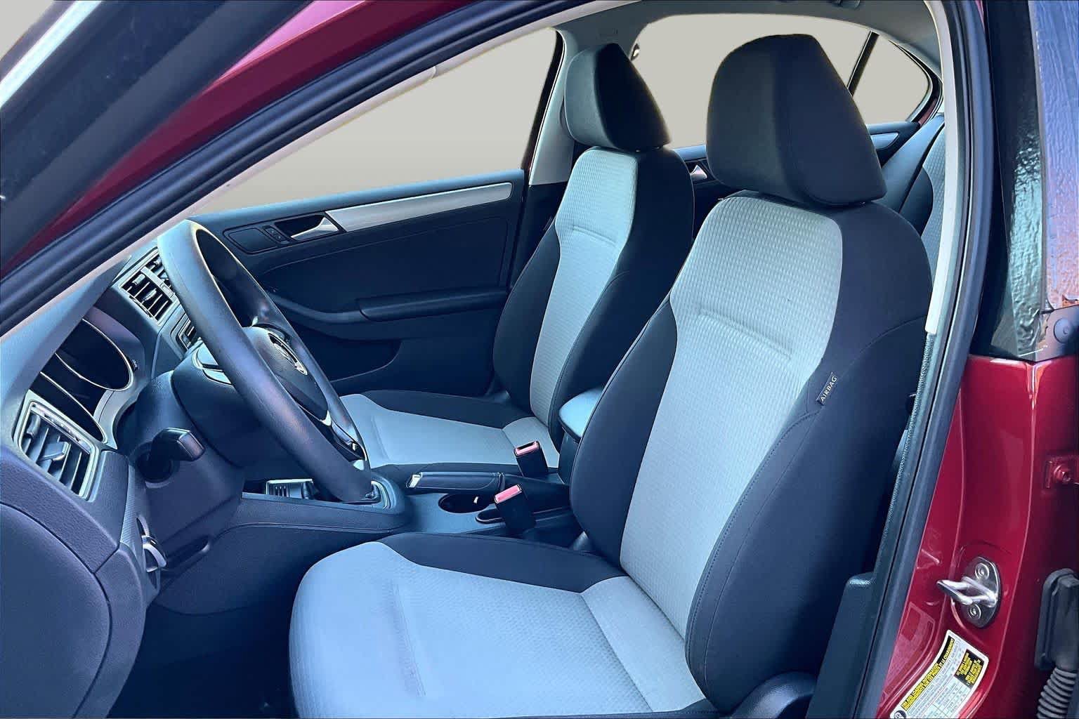 Used 2017 Volkswagen Jetta S FWD image 9