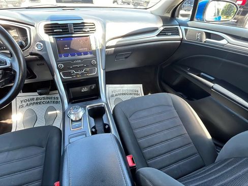 Used 2019 Ford Fusion SE FWD image 21