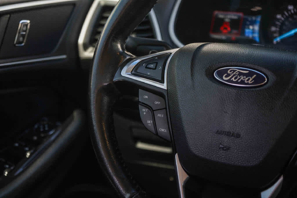 Used 2015 Ford Edge SEL w/ Equipment Group 201A FWD image 16