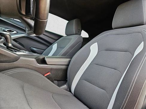 Used 2021 Chevrolet Camaro LT image 10