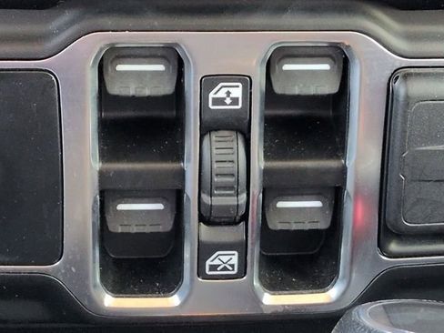 Certified 2023 Jeep Wrangler Unlimited w/ Cold Weather Group AWD/4WD image 29