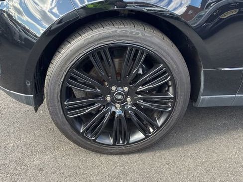 Used 2020 Land Rover Range Rover HSE image 11