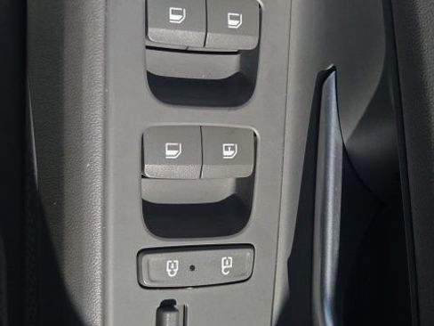 Used 2021 Hyundai Elantra SE FWD image 16