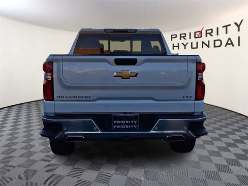 Used 2021 Chevrolet Silverado 1500 LTZ w/ Z71 Off-Road Package image 5