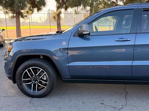 Used 2020 Jeep Grand Cherokee Trailhawk w/ Trailhawk Luxury Group AWD/4WD image 35