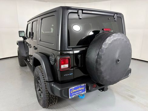 Used 2024 Jeep Wrangler Unlimited AWD/4WD image 6