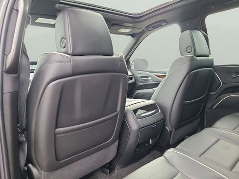 Used 2024 Cadillac Escalade ESV Premium Luxury w/ Performance Package AWD/4WD image 10