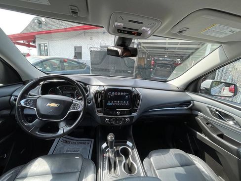 Used 2019 Chevrolet Traverse LT w/ LT Premium Package FWD image 14