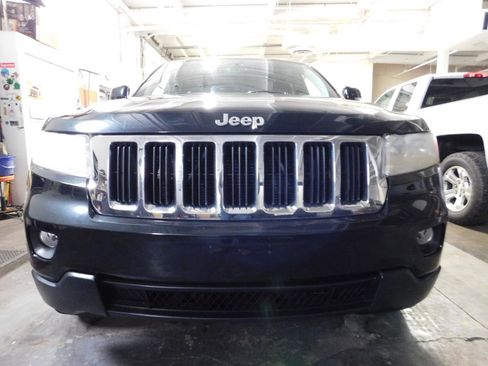 Used 2012 Jeep Grand Cherokee Laredo w/ Laredo E Group image 8