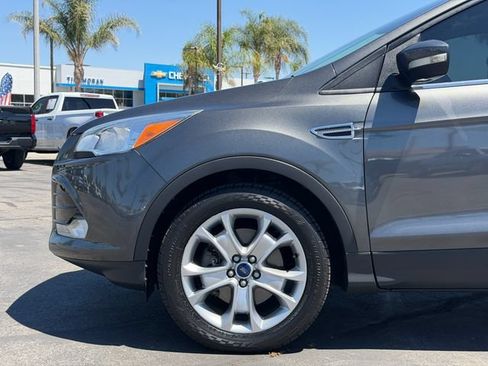 Used 2015 Ford Escape Titanium FWD image 25