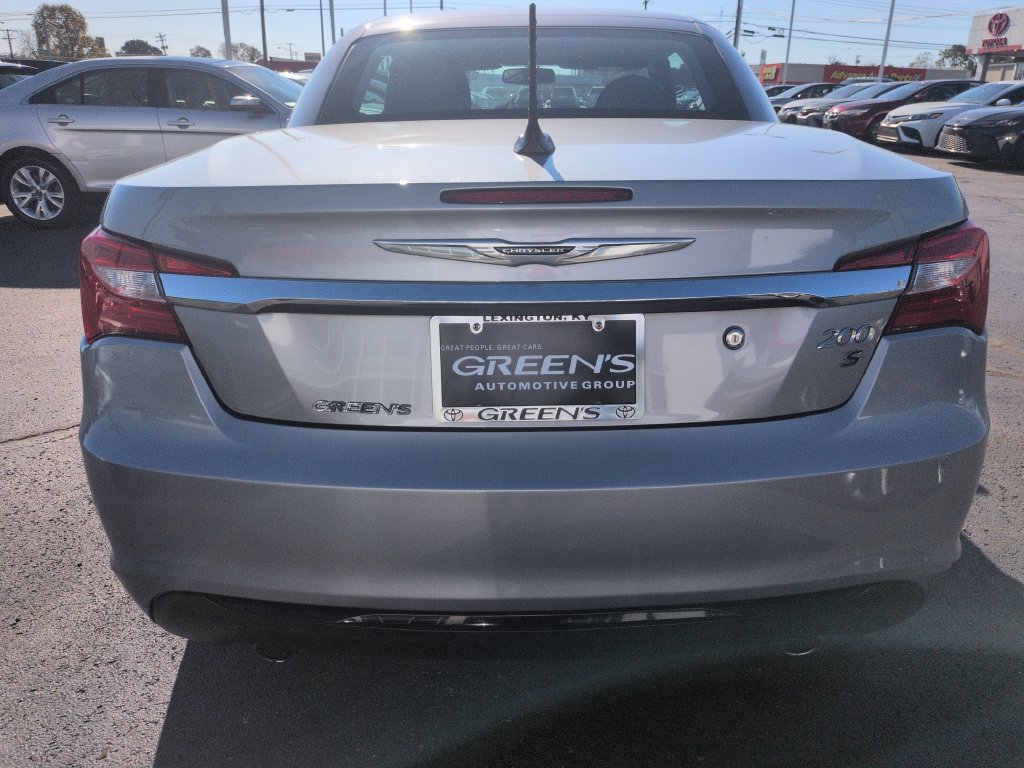 Used 2013 Chrysler 200 S FWD image 5