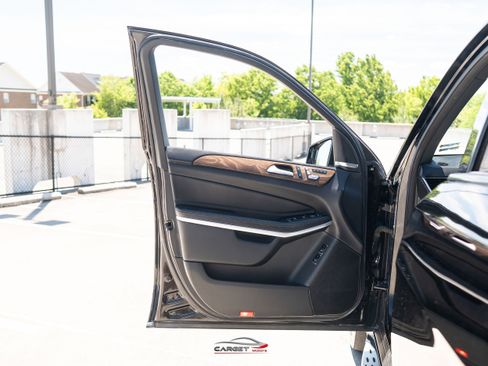 Used 2018 Mercedes-Benz GLS 550 4MATIC w/ Driver Assistance Package image 38