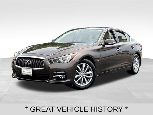 Used 2016 INFINITI Q50 Premium w/ Driver Assistance Package AWD/4WD image 3