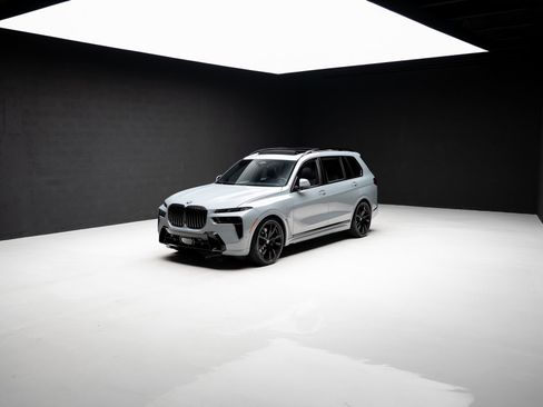 Used 2024 BMW X7 xDrive40i w/ Executive Package AWD/4WD image 88