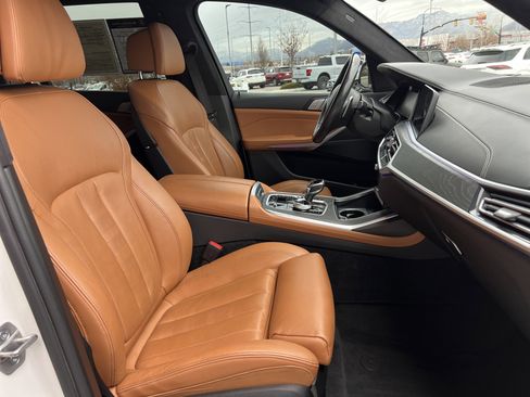 Used 2022 BMW X7 xDrive40i w/ M Sport Package image 28