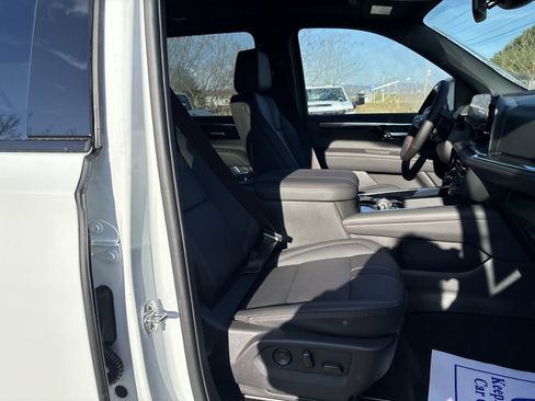 New 2026 Chevrolet Suburban RST image 28