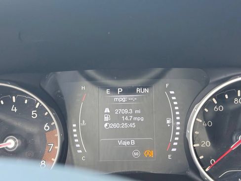 Used 2020 Jeep Compass Latitude FWD image 4