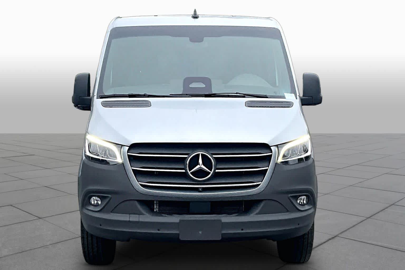 Used 2026 Mercedes-Benz Sprinter 2500 image 4
