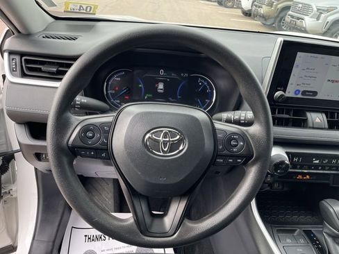 Used 2025 Toyota RAV4 XLE image 15