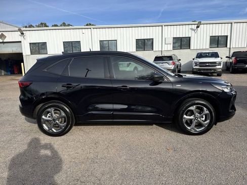 Used 2023 Ford Escape ST-Line w/ Tech Pack #1 AWD/4WD image 9