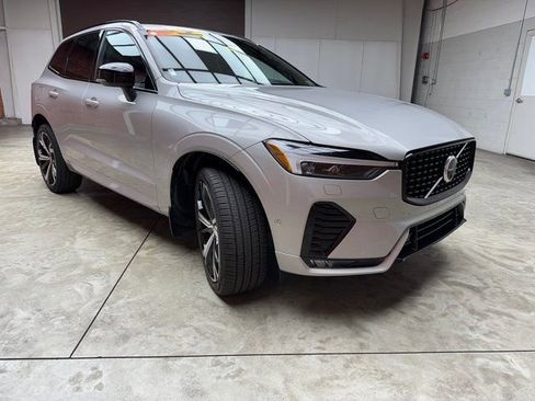 Used 2022 Volvo XC60 B6 R-Design image 7
