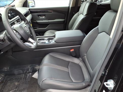 New 2025 Honda Pilot Touring image 10