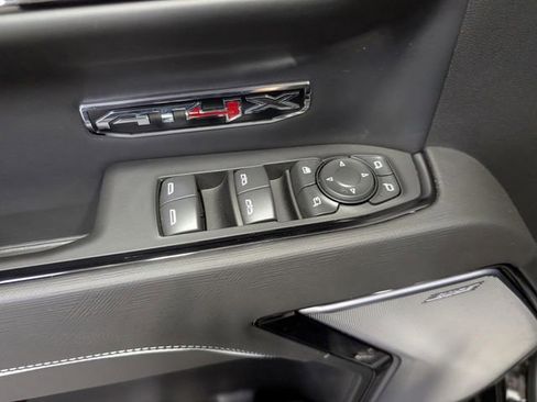 Used 2025 GMC Sierra 1500 AT4X image 15