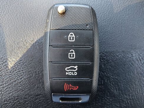 Used 2020 Kia Optima LX image 32