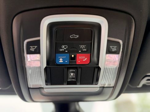 Used 2023 GMC Sierra 1500 Denali AWD/4WD image 34