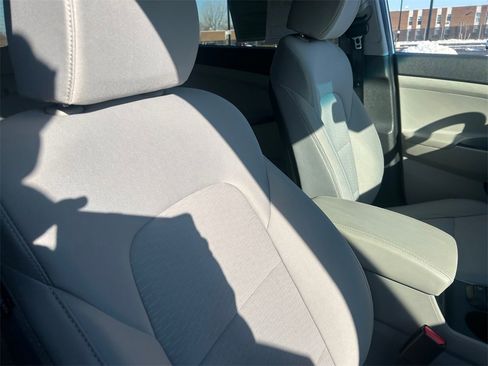 Used 2020 Hyundai Tucson SE w/ Winter Weather Package image 16