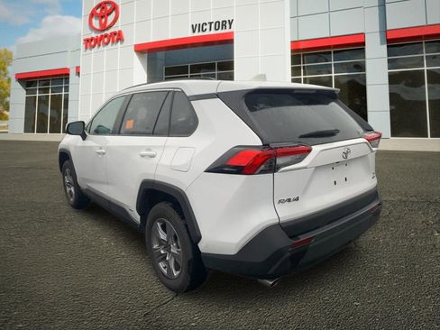 Used 2025 Toyota RAV4 XLE image 4