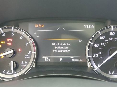 Used 2022 Toyota Highlander XSE AWD/4WD image 29