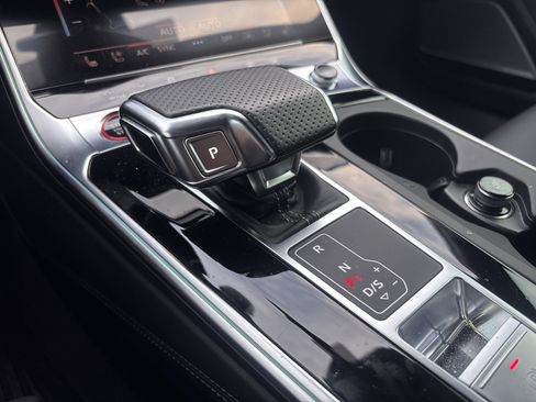 Used 2024 Audi RS 6 performance image 26